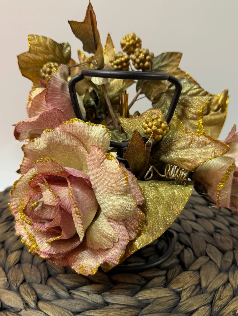 decorative vintage-style metal rose candle holder Pink and Gold Roses & Leaves